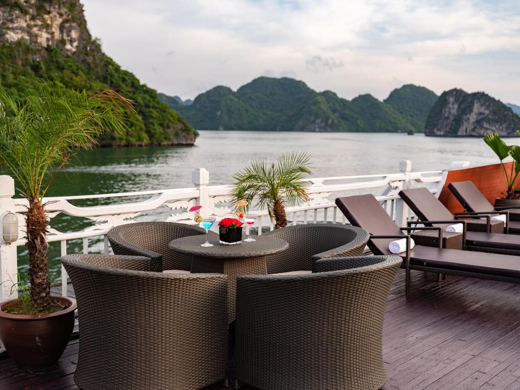 Hera Boutique Cruise Ha Long Bay Bagian luar foto
