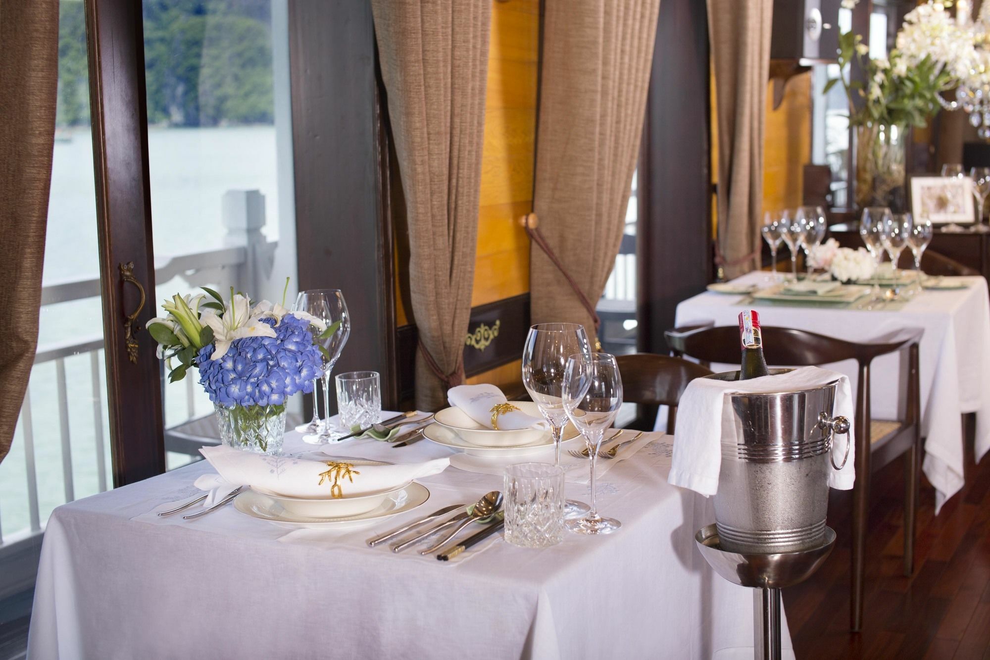 Hera Boutique Cruise Ha Long Bay Bagian luar foto