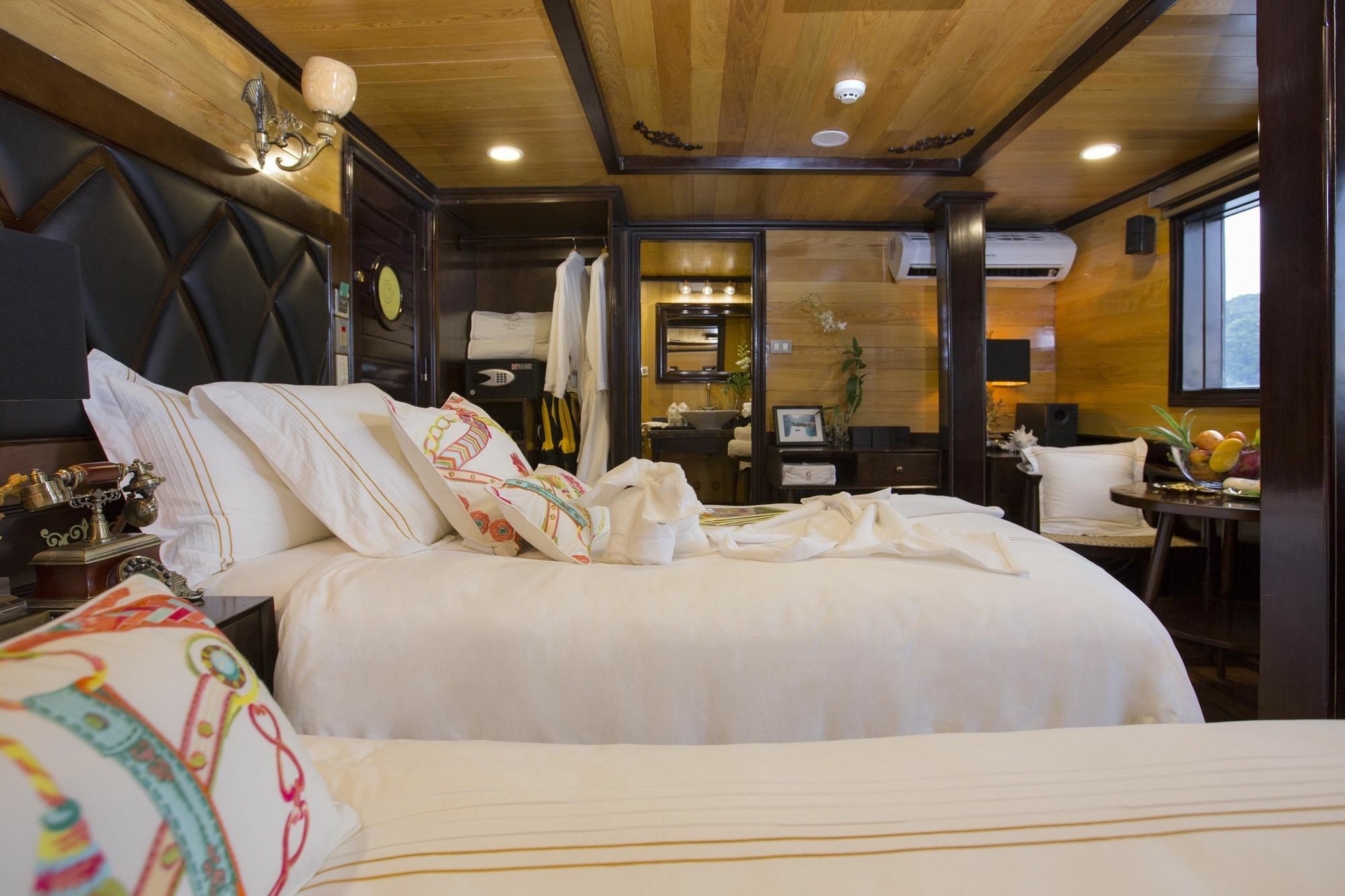 Hera Boutique Cruise Ha Long Bay Bagian luar foto
